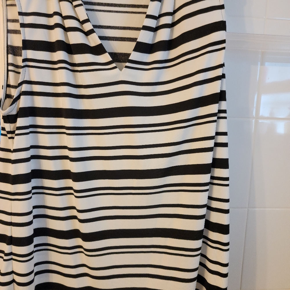 Ann Taylor stripped sleeveless shirt